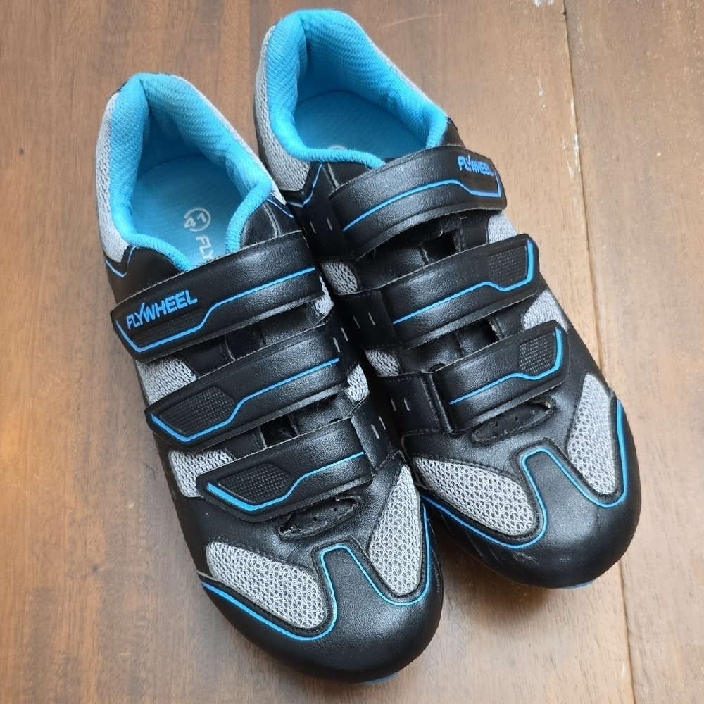 FLYWHEEL Black and‎ Blue Cycling Shoes sz 41